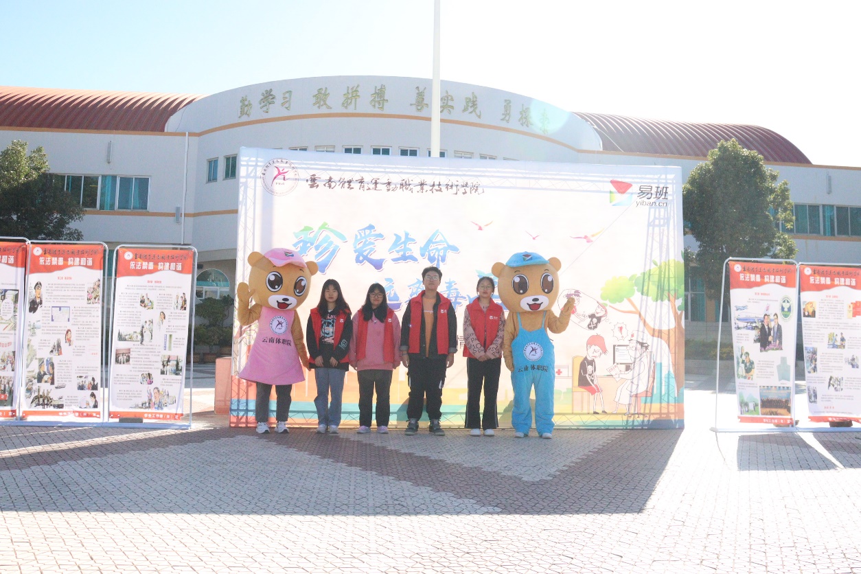 http://img01.fs.yiban.cn/pic/13679364/web/thumb/011f15decd4e6f0a4933.jpg